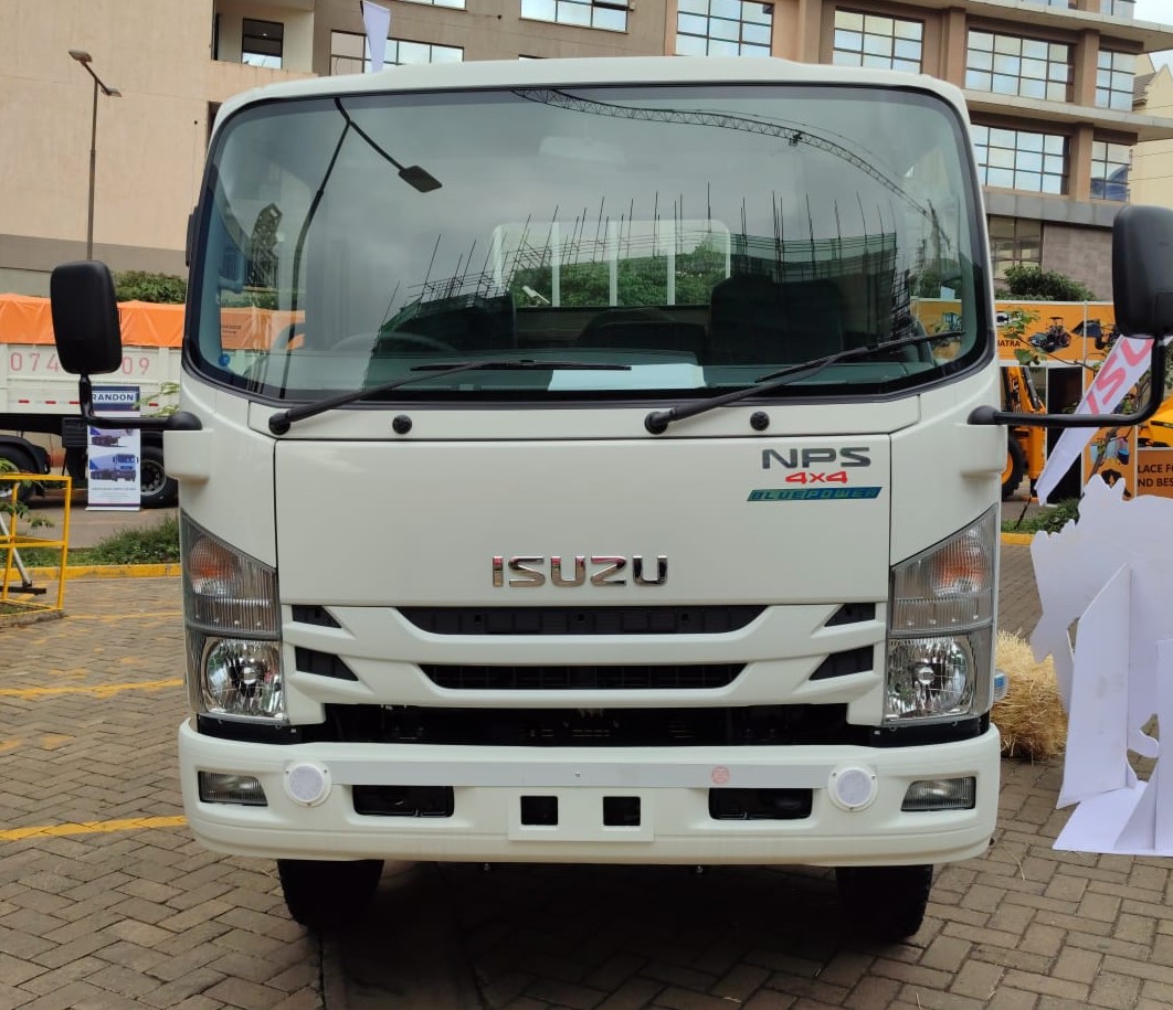 Isuzu NPS truck